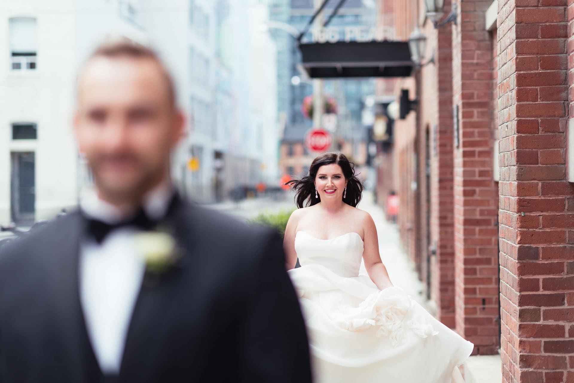 Toronto Storys Building Wedding | Creative Wedding Photographer